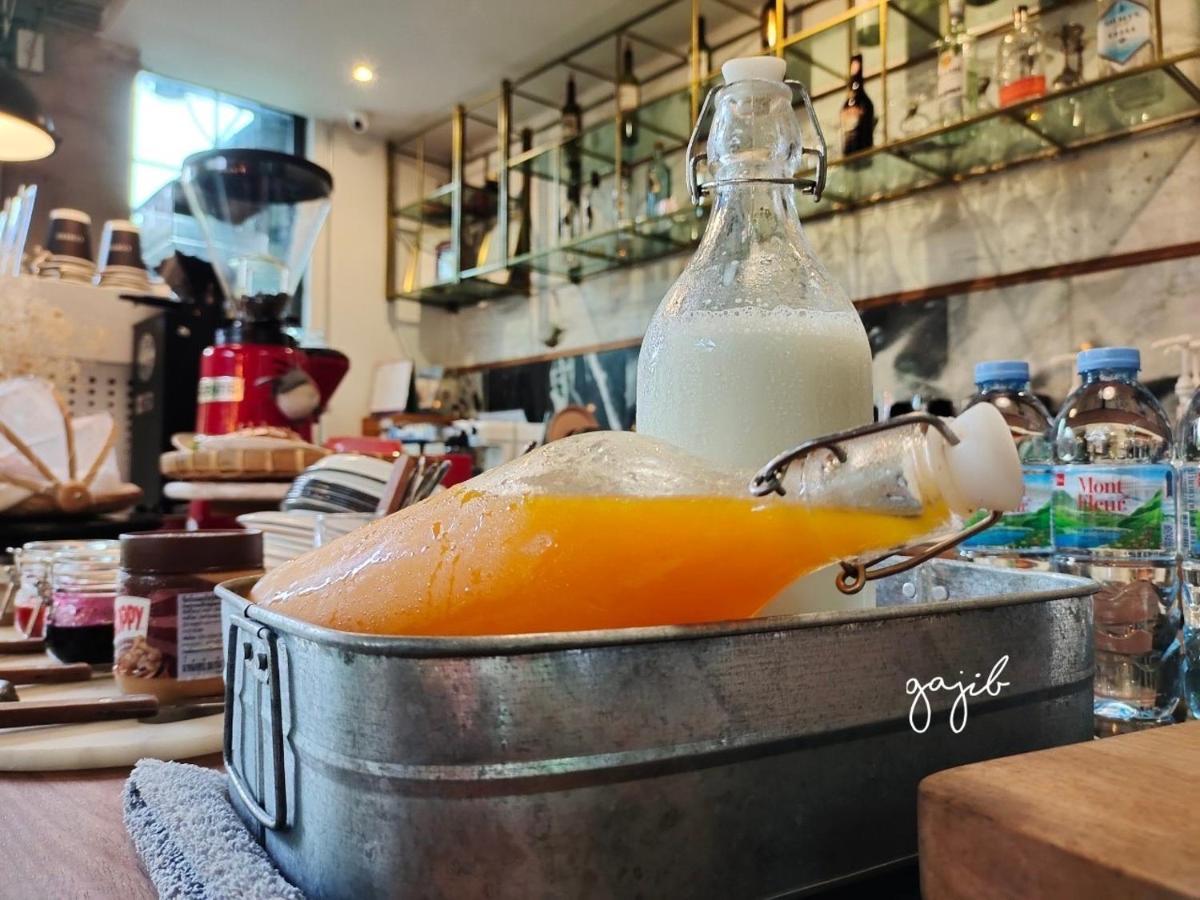 Gajib Bed&Breakfast Amphawa Bagian luar foto