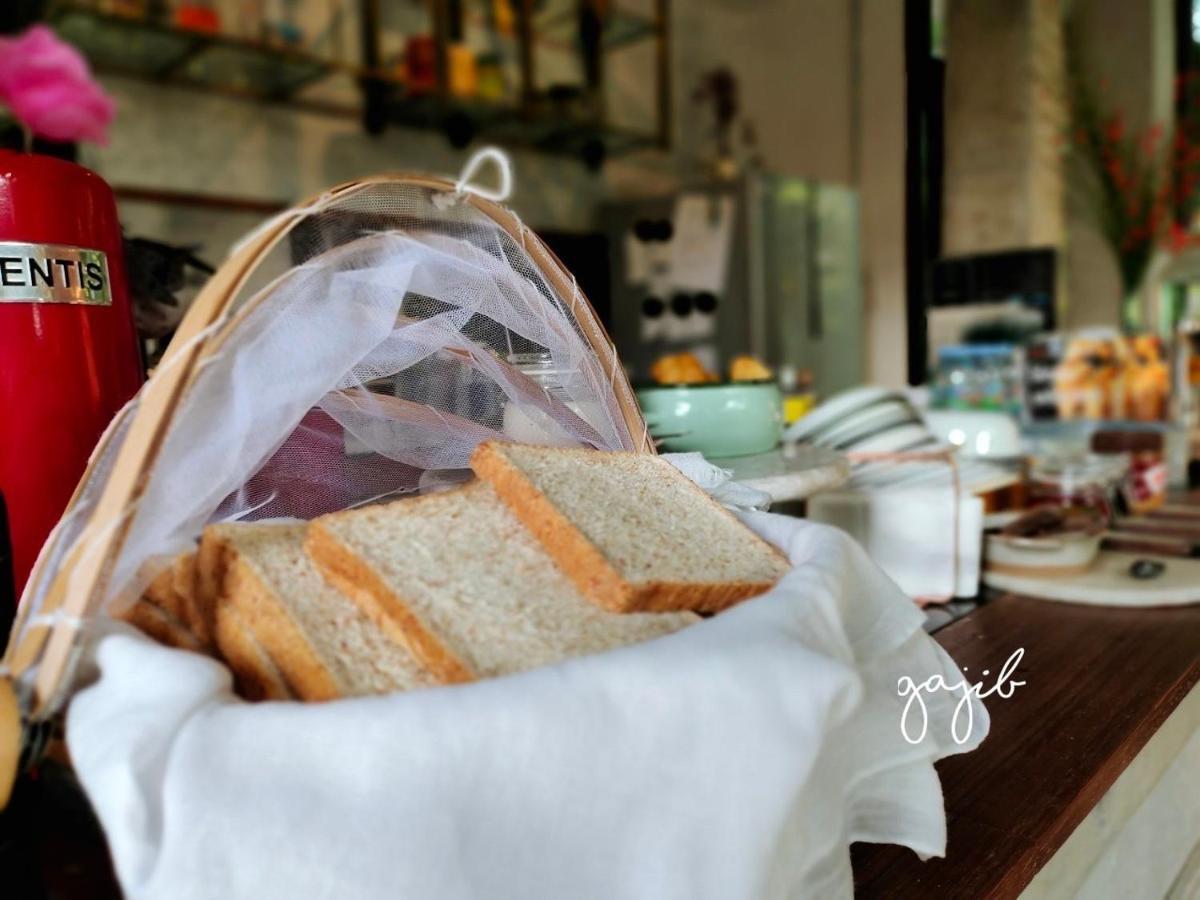 Gajib Bed&Breakfast Amphawa Bagian luar foto
