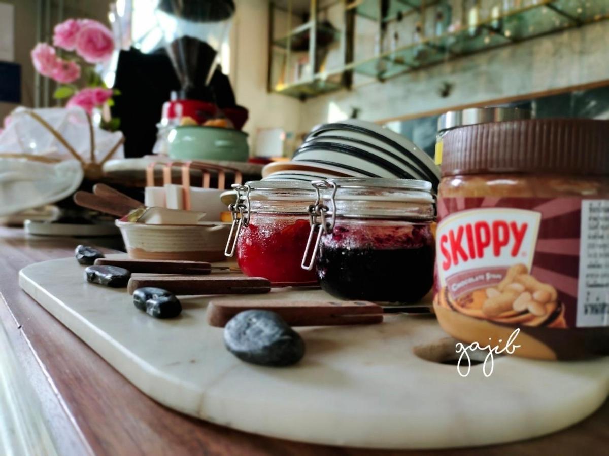 Gajib Bed&Breakfast Amphawa Bagian luar foto