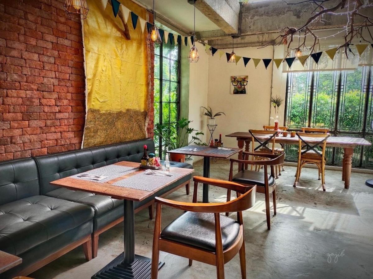 Gajib Bed&Breakfast Amphawa Bagian luar foto